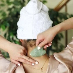 The Jade Gua Sha Facial Lifting Tool -Beauty Essence Shop StephaniewithJadeGuaShaToolGSJA01