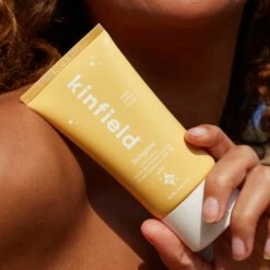 Sunglow SPF 35 Luminizing Sunscreen 11 Sunglow SPF 35 Luminizing Sunscreen -Beauty Essence Shop Sunglow SPF35 Lifestyle 1