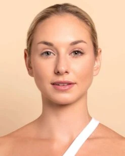 Eyes That TOK - Lash Enhancing Mascara -Beauty Essence Shop TOKBeauty EyesThatTokMascara BeforeAfter 04 Brown