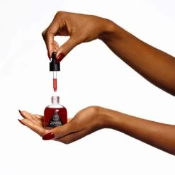 Thorn Oil Priming Facial Elixir -Beauty Essence Shop ThornOilPrimingFacialElixirhands1