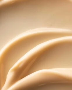 Radiance Grape Stem Cell + Squalane Day Cream  -Beauty Essence Shop ThreeShips RadianceDayCream Swatch 02