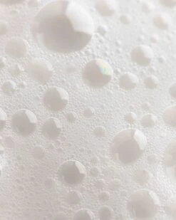 Refresh Papaya + Salicylic Acid Cleanser -Beauty Essence Shop ThreeShips RefreshCleanser Swatch 02