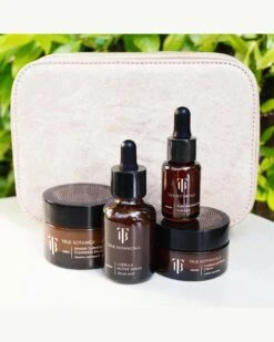 Glowy Bestsellers Starter Kit 15 Glowy Bestsellers Starter Kit -Beauty Essence Shop TrueBotanicals GlowyBestsellersKit Lifestyle 07