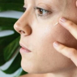 Botanical E Eye Balm -Beauty Essence Shop vitefacetexture creditkelliboydphotography0013